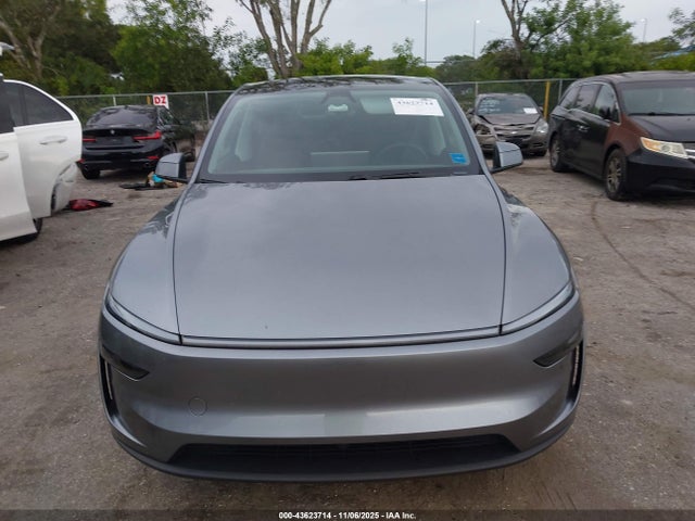 2026 TESLA MODEL Y 7SAYGDEE6TA388853 Photo 5