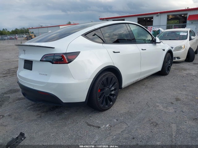 2022 TESLA MODEL Y 7SAYGDEF5NF323622 Photo 3