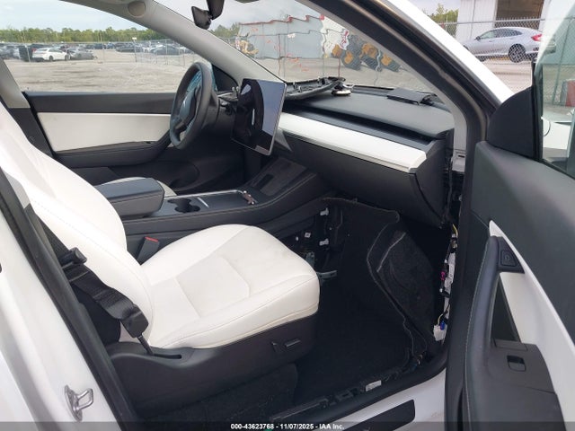 2022 TESLA MODEL Y 7SAYGDEF5NF323622 Photo 4