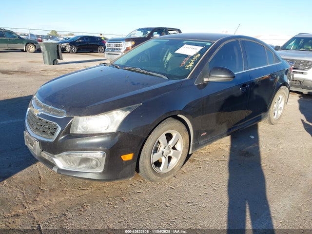 Chevrolet LUV 2015 1G1PC5SB8F7193377 Image 2