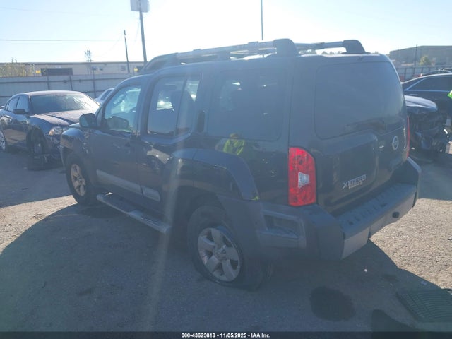 2011 NISSAN XTERRA 5N1AN0NU7BC514524 Photo 2