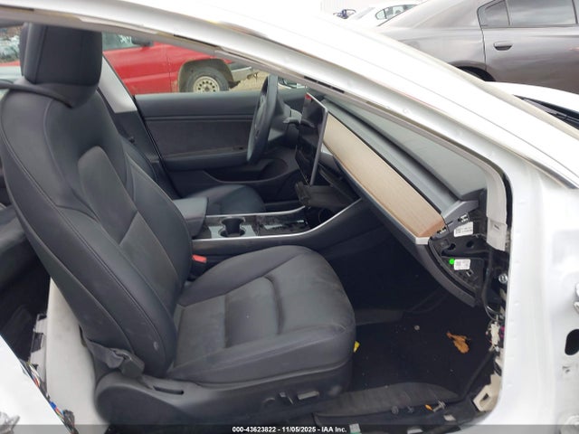 2020 TESLA MODEL 3 5YJ3E1EBXLF795563 Photo 4