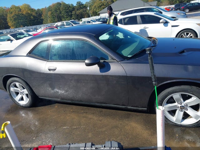 43623885 :رقم المزاد ، 2C3CDYAG3EH195224 vin ، 2014 Dodge Challenger Sxt مزاد بيع