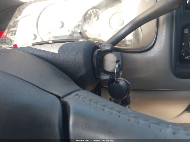 2001 CHEVROLET SUBURBAN 1500 3GNEC16T21G185855 Photo 10