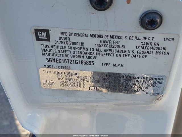 2001 CHEVROLET SUBURBAN 1500 3GNEC16T21G185855 Photo 8