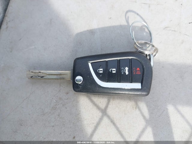 JTDEPRAE1LJ067611 Toyota COROLLA LE