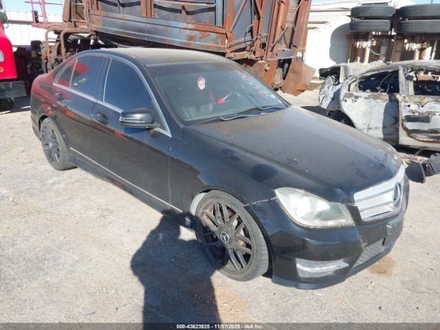 2013 MERCEDES-BENZ C 300 WDDGF8AB1DR241584