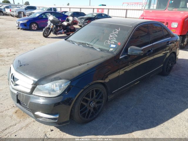 2013 MERCEDES-BENZ C 300 WDDGF8AB1DR241584 Photo 1