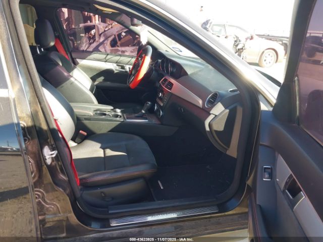 2013 MERCEDES-BENZ C 300 WDDGF8AB1DR241584 Photo 4