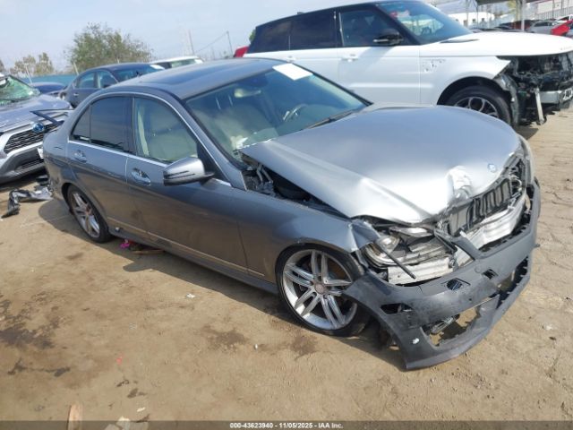 2012 MERCEDES-BENZ C 300 WDDGF8BB2CR225911