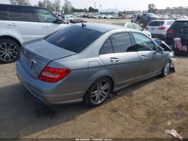 2012 MERCEDES-BENZ C 300 WDDGF8BB2CR225911 Photo 3