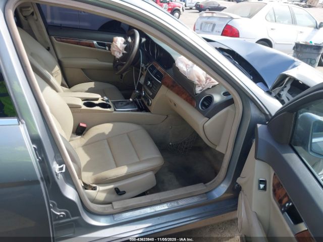 2012 MERCEDES-BENZ C 300 WDDGF8BB2CR225911 Photo 4
