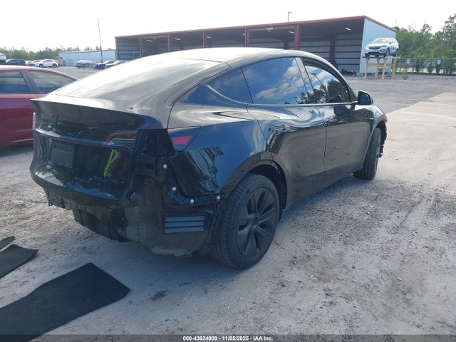 2024 TESLA MODEL Y 7SAYGDEE7RA321381 Photo 3