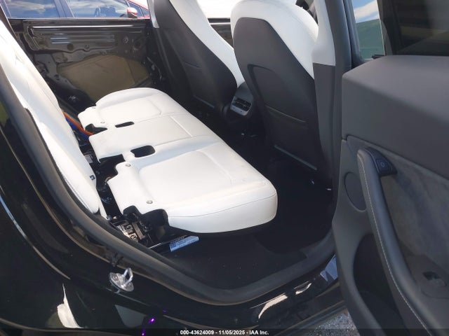 2024 TESLA MODEL Y 7SAYGDEE7RA321381 Photo 7