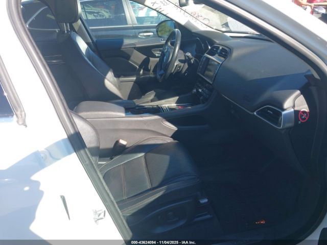 2017 JAGUAR F-PACE SADCK2BN9HA086916 Photo 4