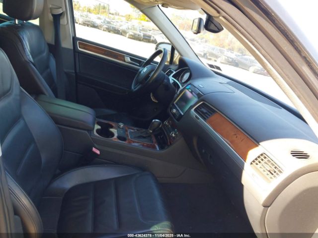 2012 VOLKSWAGEN TOUAREG WVGFF9BP3CD002132 Photo 4