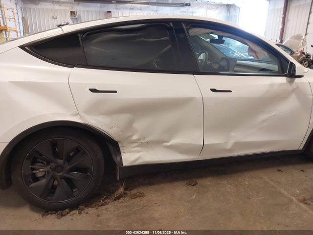 2025 TESLA MODEL Y 7SAYGDEE9SF254808 Photo 5