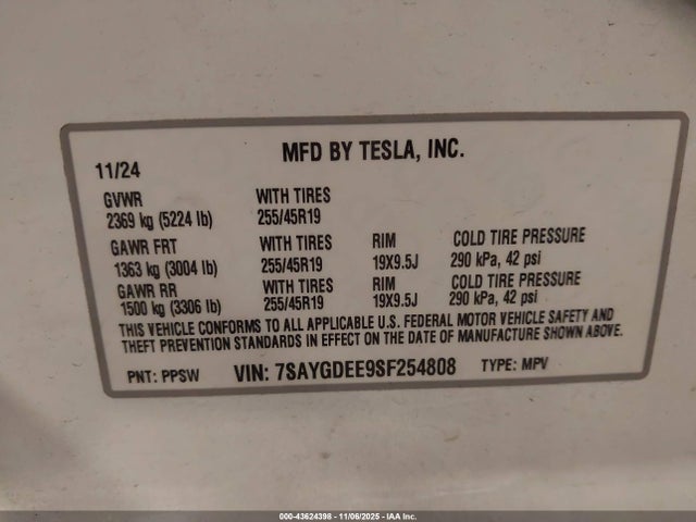 2025 TESLA MODEL Y 7SAYGDEE9SF254808 Photo 8
