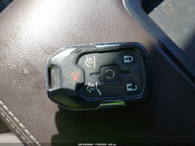 2018 CHEVROLET SUBURBAN 1GNSKHKC4JR211327 Photo 10