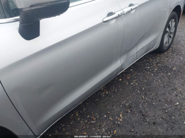 2023 CHRYSLER PACIFICA HYBRID 2C4RC1L77PR588847 Photo 5