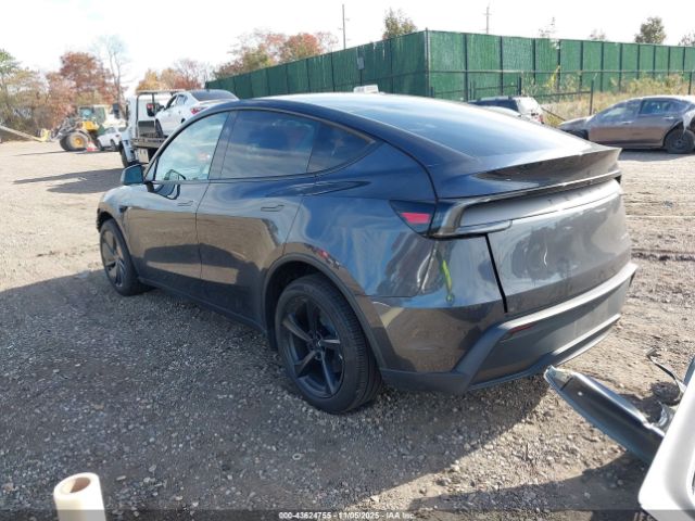 2026 TESLA MODEL Y 7SAYGDEE7TA387775 Photo 2