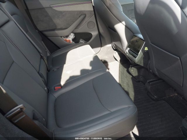 2026 TESLA MODEL Y 7SAYGDEE7TA387775 Photo 7