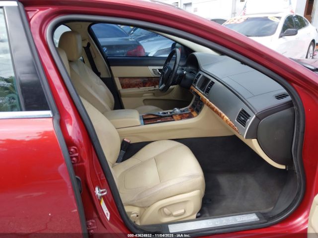 2013 JAGUAR XF SAJWA0ES4DPS82644 Photo 4