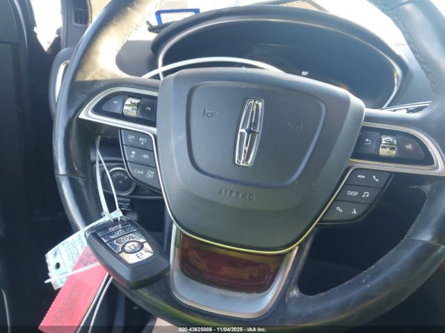2020 LINCOLN NAUTILUS 2LMPJ8KP4LBL04343 Photo 10