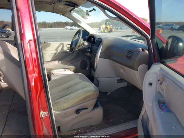 2005 CHRYSLER TOWN & COUNTRY 2C4GP54L55R222669 Photo 4