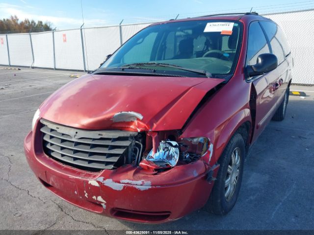 2005 CHRYSLER TOWN & COUNTRY 2C4GP54L55R222669 Photo 5