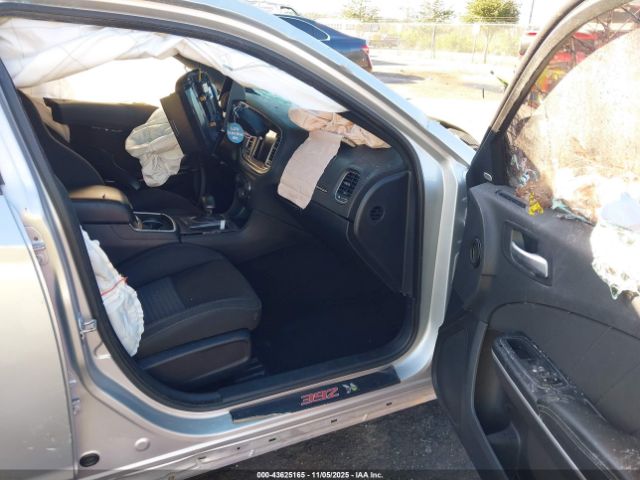 2019 DODGE CHARGER 2C3CDXGJ0KH688853 Photo 4