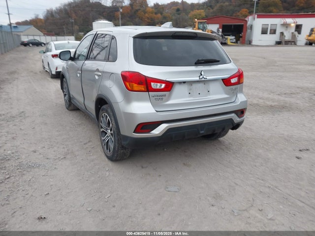 2018 MITSUBISHI OUTLANDER SPORT JA4AR3AW3JU001677 Photo 2