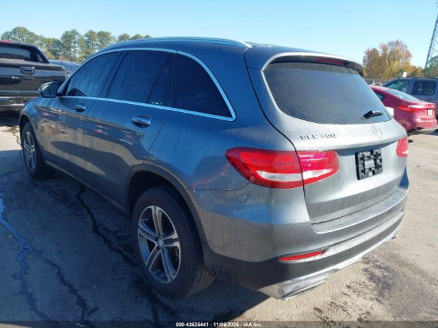 2017 MERCEDES-BENZ GLC 300 WDC0G4JBXHF128428 Photo 2