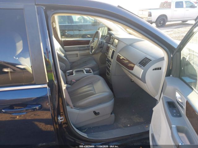 2010 CHRYSLER TOWN & COUNTRY 2A4RR5D1XAR149773 Photo 4