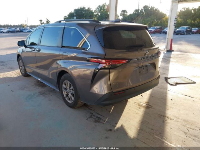 2022 TOYOTA SIENNA 5TDYRKEC9NS131147 Photo 2