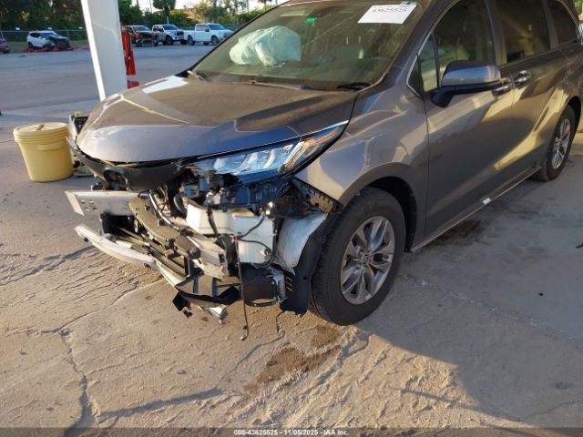2022 TOYOTA SIENNA 5TDYRKEC9NS131147 Photo 5