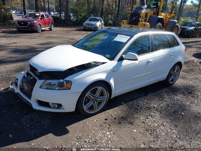 2013 AUDI A3 WAUMFAFM7DA033994 Photo 1