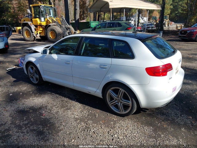 2013 AUDI A3 WAUMFAFM7DA033994 Photo 2