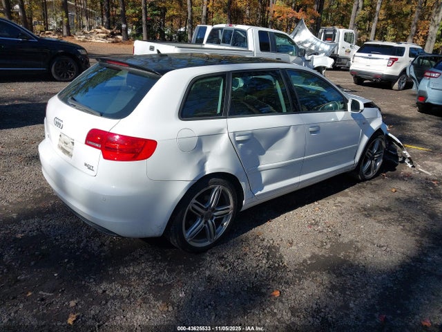 2013 AUDI A3 WAUMFAFM7DA033994 Photo 3