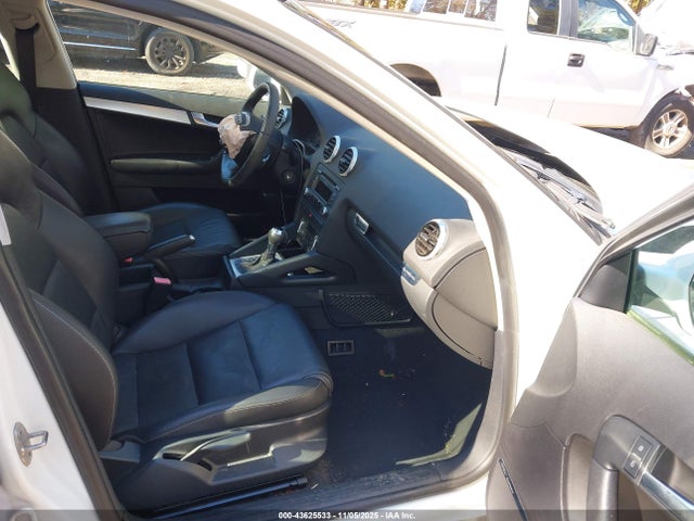 2013 AUDI A3 WAUMFAFM7DA033994 Photo 4