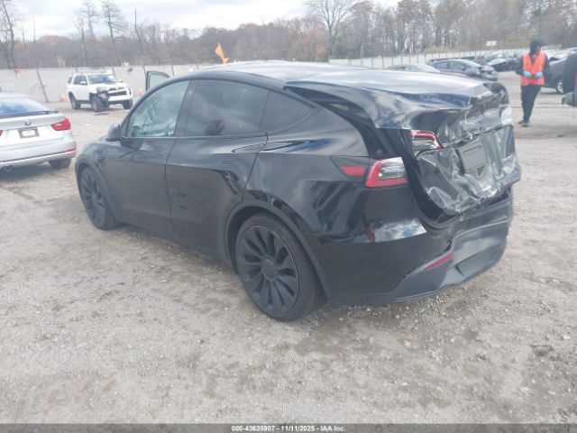 2021 TESLA MODEL Y 5YJYGDEF3MF246549 Photo 2