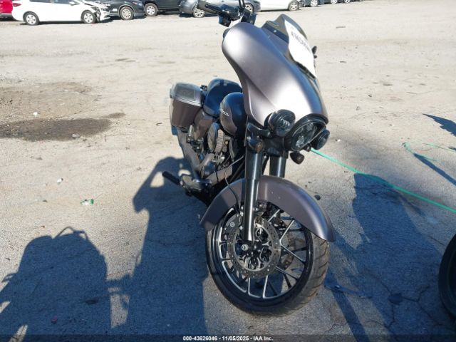 2015 HARLEY-DAVIDSON FLHX 1HD1KBM10FB667529