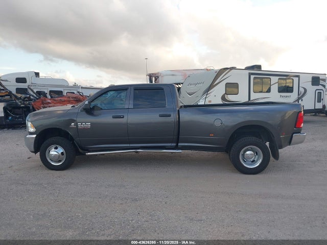 43626395 :رقم المزاد ، 3C63RRGL1JG220775 vin ، 2018 Ram 3500 Tradesman  4x4 8' Box مزاد بيع