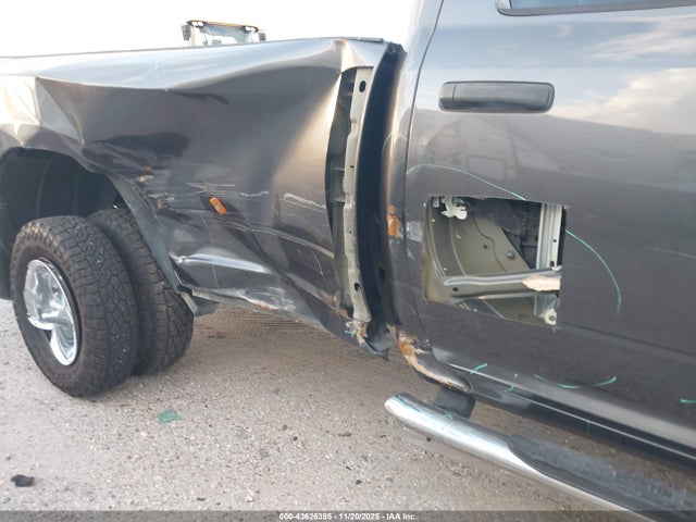 43626395 :رقم المزاد ، 3C63RRGL1JG220775 vin ، 2018 Ram 3500 Tradesman  4x4 8' Box مزاد بيع