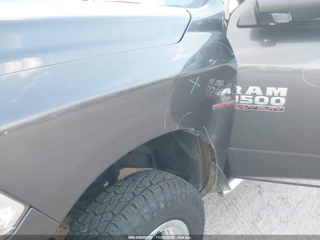 43626395 :رقم المزاد ، 3C63RRGL1JG220775 vin ، 2018 Ram 3500 Tradesman  4x4 8' Box مزاد بيع