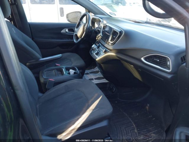 2019 CHRYSLER PACIFICA 2C4RC1FG6KR574040 Photo 4