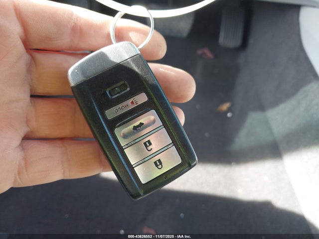 2019 ACURA TLX 19UUB1F32KA008697 Photo 10