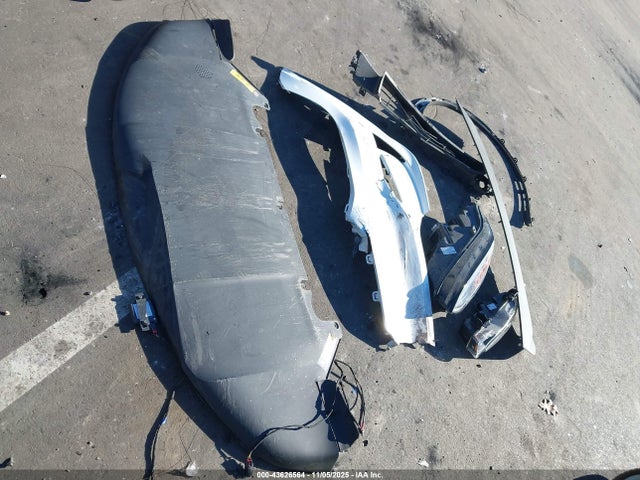 Продаж на аукціоні авто 2023 Tesla Model X Plaid Tri Motor All-wheel Drive, vin: 7SAXCBE66PF428863, номер лоту: 43626564
