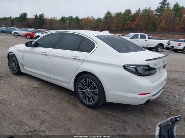 2018 BMW 530I WBAJA7C56JWA73647 Photo 2