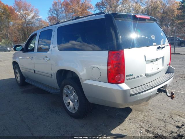 2011 GMC YUKON XL 1500 1GKS2KE39BR310975 Photo 2